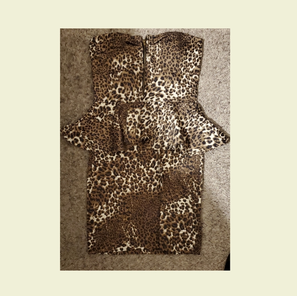 DRESS